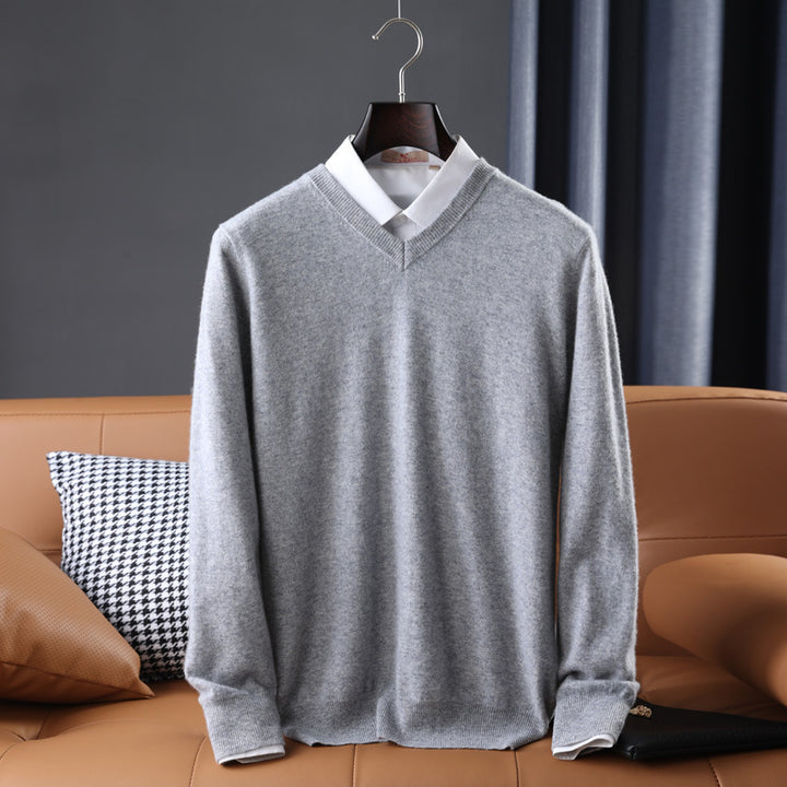 Men's Slim Fit Round Neck Sweater made of fine Cashmere Blend with subtle Rib Edge