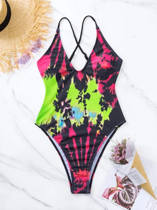 Women's one-piece swimsuit with flattering cut and exciting gradient Mune Fashion