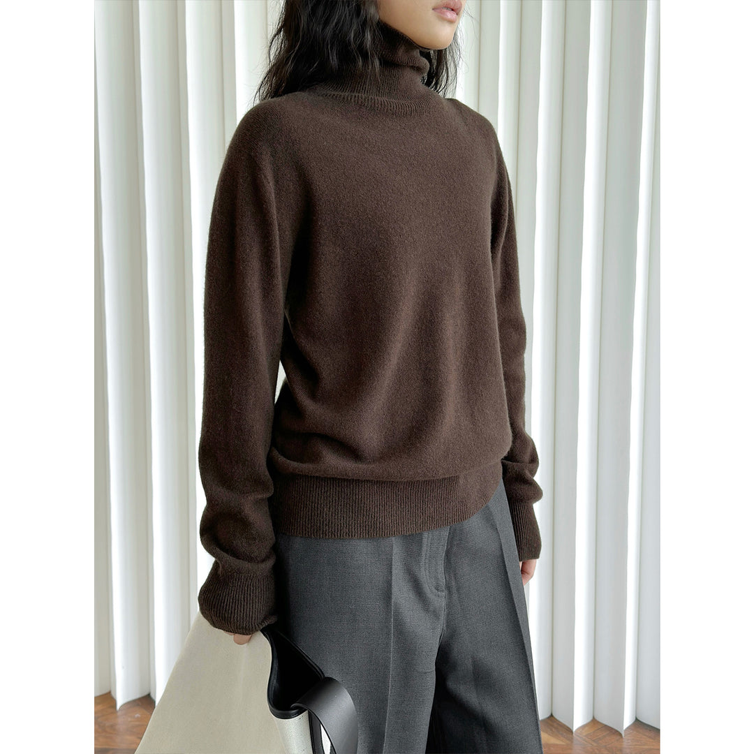 Women's Fine Cashmere-Style Rollneck Sweater with Relaxed Fit and Ribbed Cuffs Mune Fashion