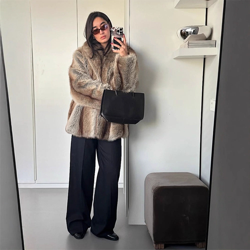 Women Short Fur Coat in Boxy Cut with Striped Faux Fur Look Mune Fashion