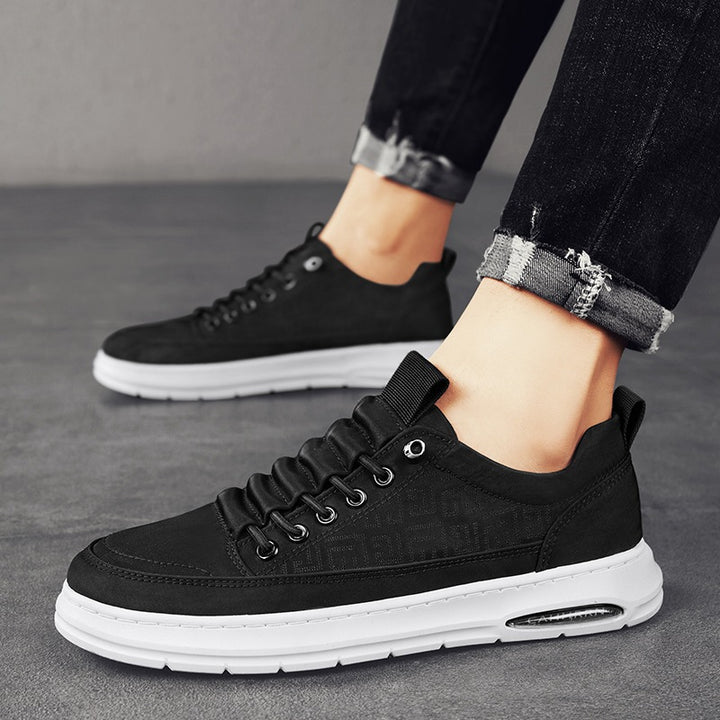 Men's Lightweight Sneakers with Low Cut, Embossed Pattern, Air-Cushioned Sole and Padded Entry Mune Fashion