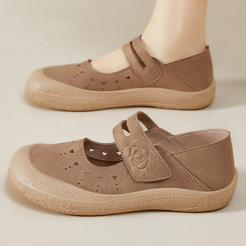 Women’s comfortable Mary-Jane slipper with Velcro closure, perforated heart pattern and shock-absorbing lightweight sole Mune Fashion