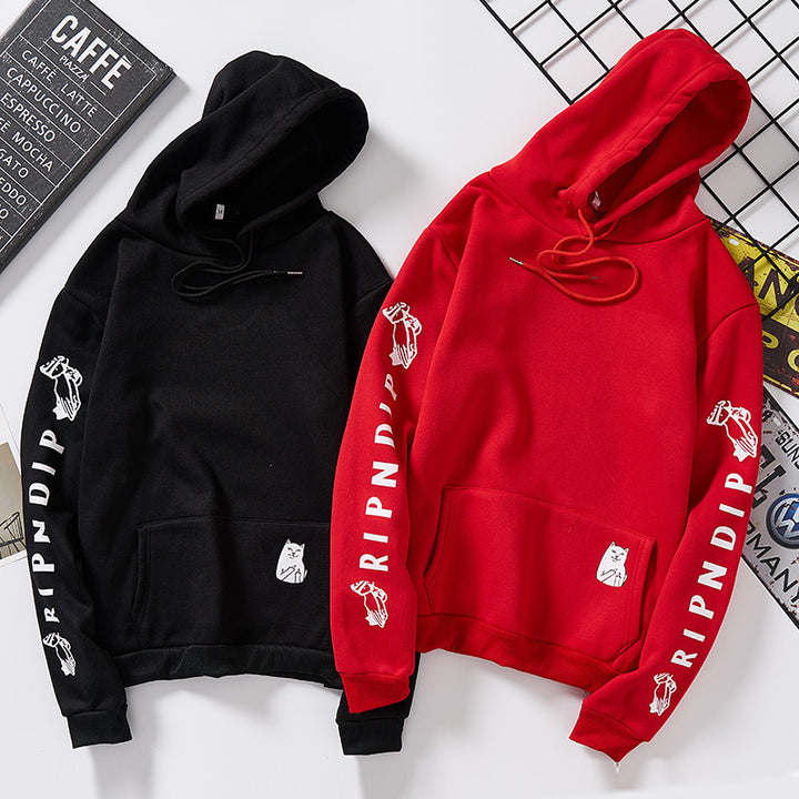 Women's hoodie with striking sleeve print, kangaroo pocket and relaxed fit Mune Fashion