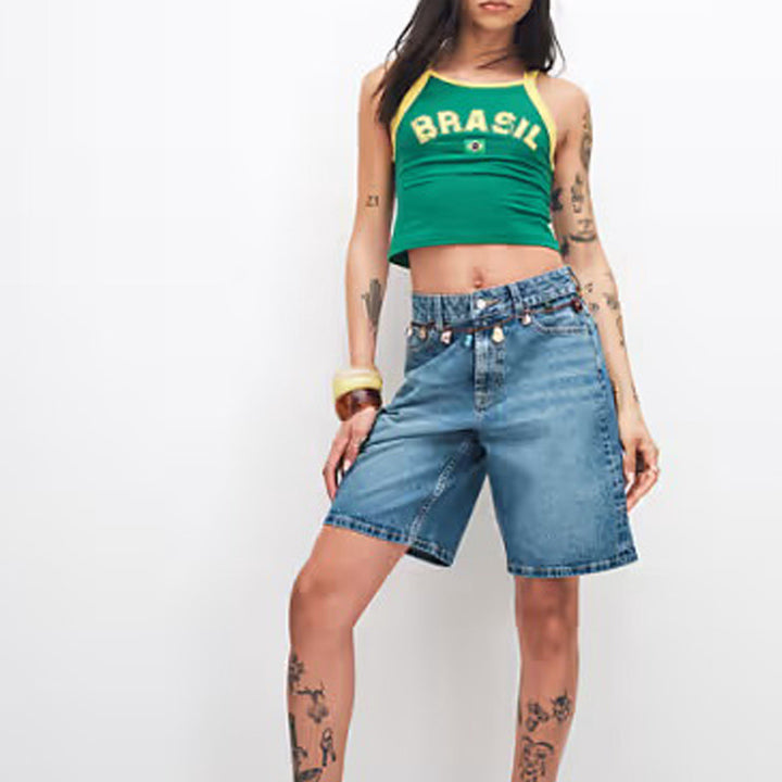 Women's sleeveless halter top with a fitted silhouette and embroidered Argentina lettering Mune Fashion