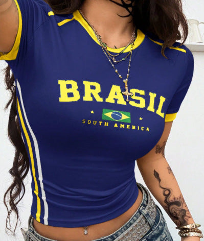 Women's fitted short-cut fan crop shirt with contrast collar and embroidered flag patch Mune Fashion
