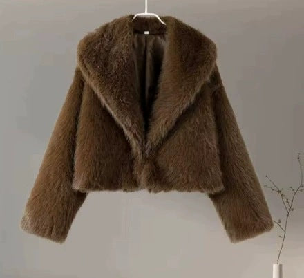Women short jacket made of vegan high-pile faux fur with generous shawl collar Mune Fashion