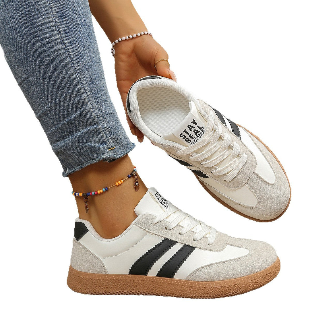 Women sneakers in modern sports design with comfortable cushioning Mune Fashion