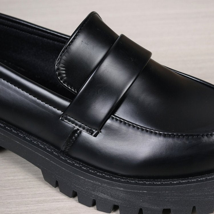 Women's robust platform loafers with profiled tractor sole and cushioned comfort footbed Mune Fashion