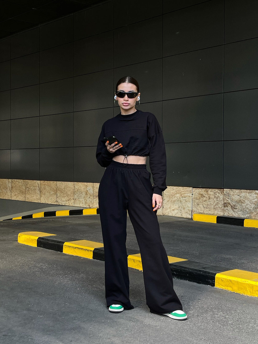 Women Cropped Loungewear Set with gathered drawstring and wide high-waist pants Mune Fashion