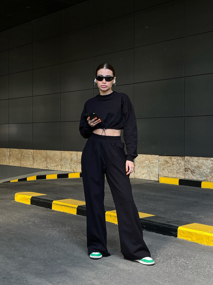 Women Cropped Loungewear Set with gathered drawstring and wide high-waist pants Mune Fashion