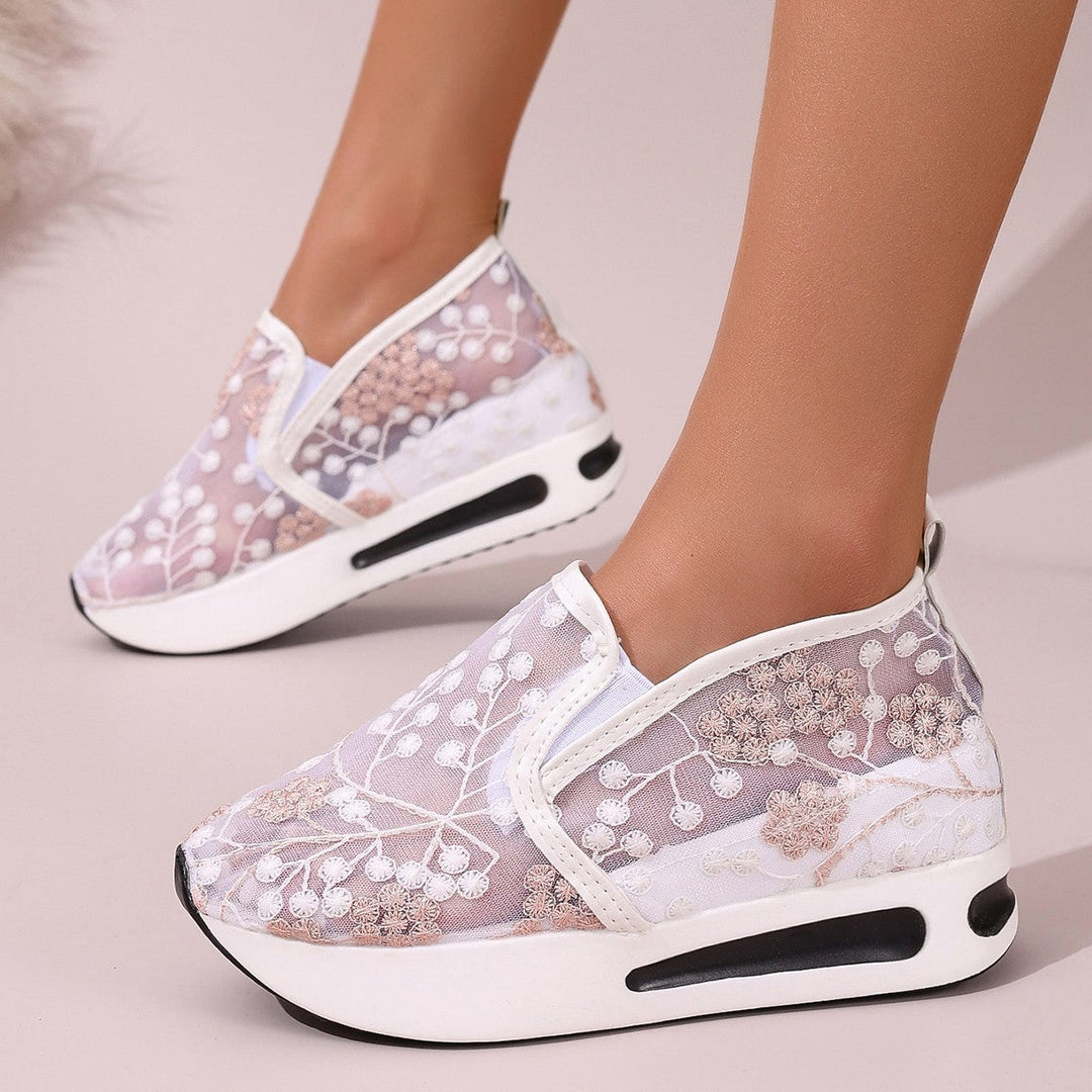 Women's Elegant and Airy Sneakers with Floral Embroidery Mune Fashion