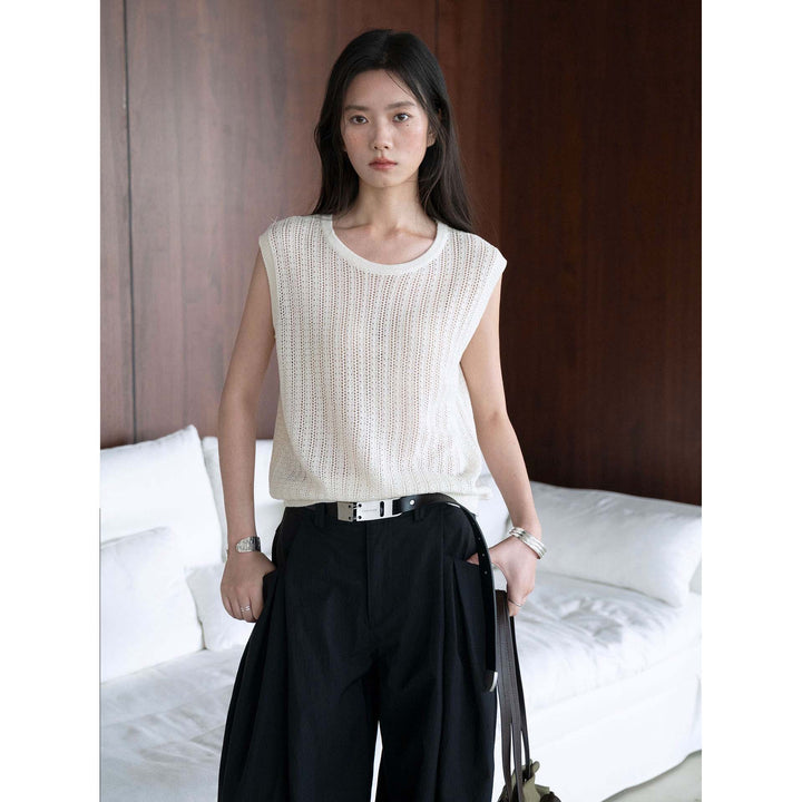 Ladies Sleeveless Fine Knit Top with Textured Stitch Look Mune Fashion