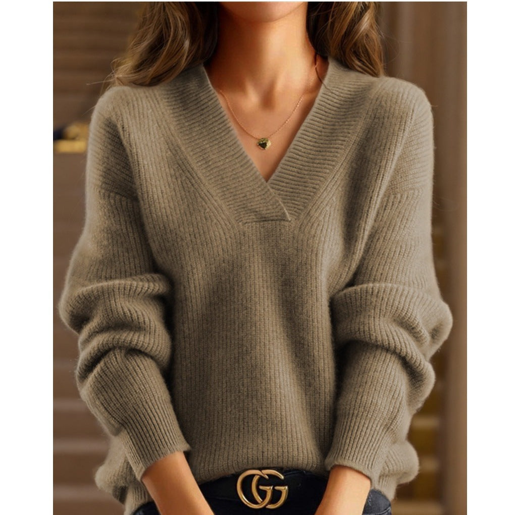 Women's cozy V-neck sweater made of fine knit Mune Fashion