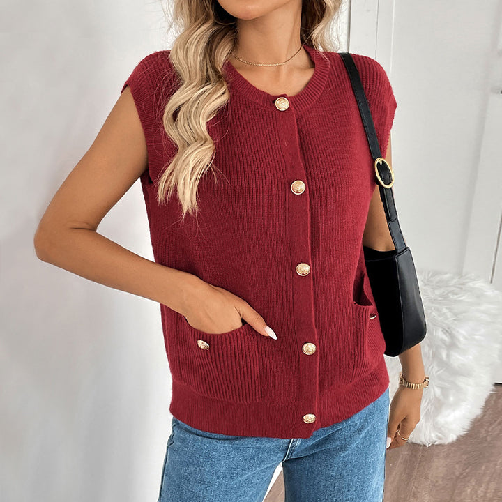 Women's sleeveless knitted vest with decorative button placket, patch pockets & ribbed texture Mune Fashion