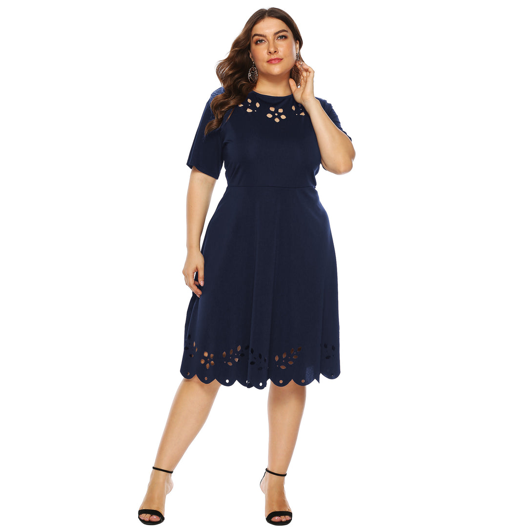 Women elegant dress with pierced collar and wavy hem Mune Fashion