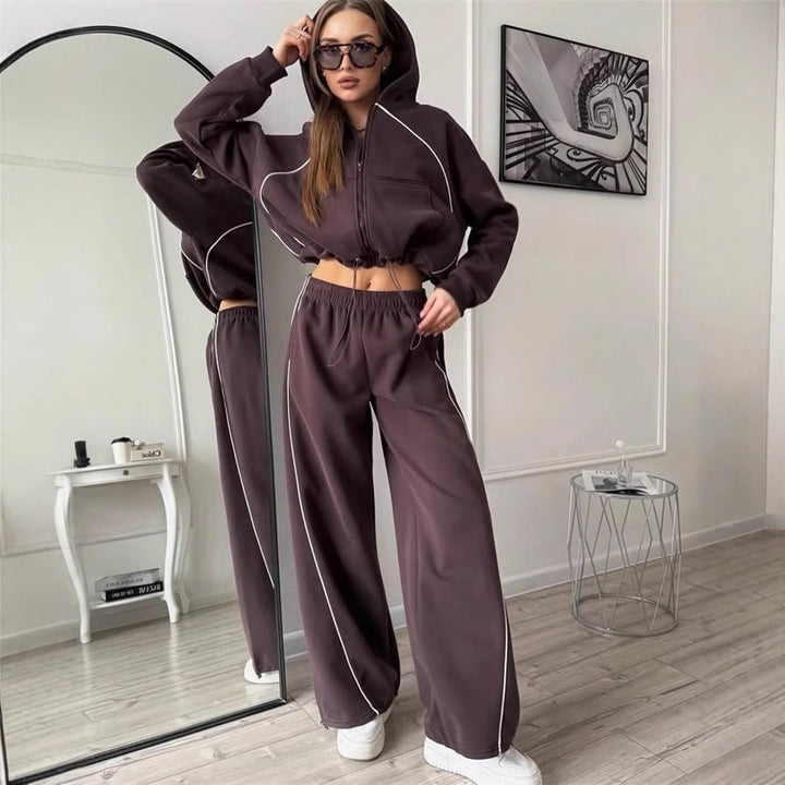 Women's hooded jacket and wide jogging pants set with contrast seams Mune Fashion