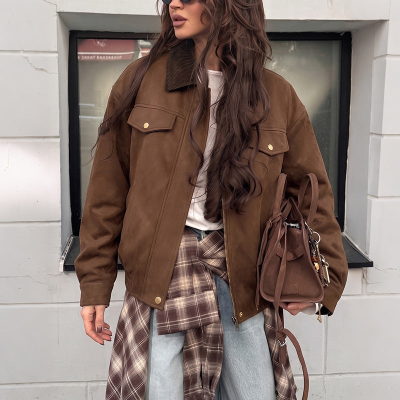 Women's short jacket made of faux suede with corduroy collar, zipper & flap pockets.