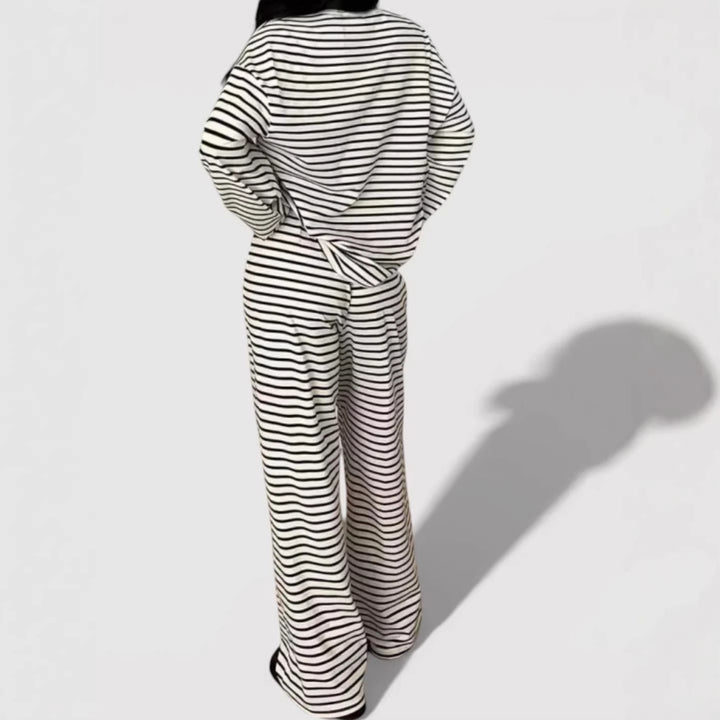 Ladies Comfortable Striped Lounge Set