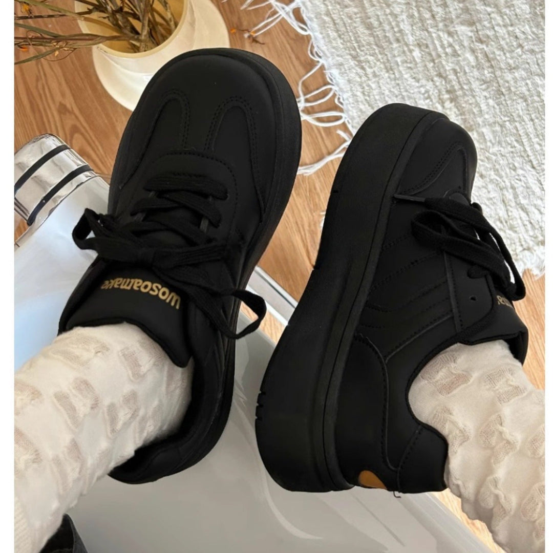 Women's sporty sneakers with reinforced sole and comfortable fit Mune Fashion