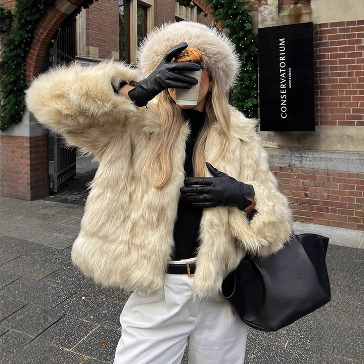 Women's Short Cut Boxy Faux Fur Coat with Long Pile Structure Mune Fashion
