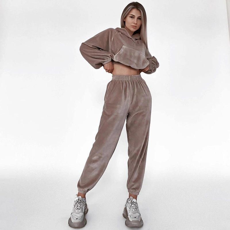 Women Velvet Cropped Loungewear Set with Hoodie and Elastic High-Waist Jogging Pants Mune Fashion