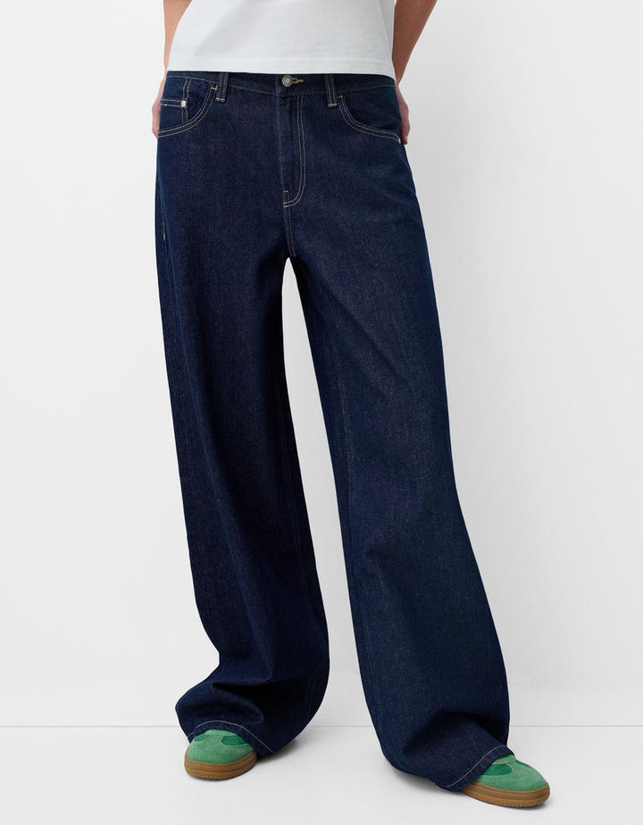 Women's ultra-wide floor-length denim palazzo pants with clean pocket cut and light stretch effect Mune Fashion