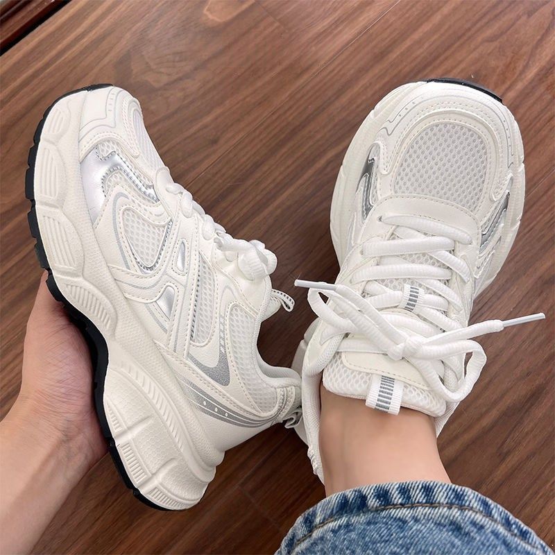 Women's sporty sneakers with ergonomic cushioning and breathable mesh upper Mune Fashion