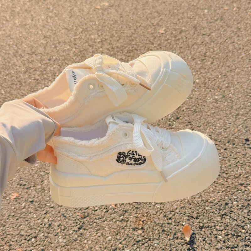Women's leisure sneaker with padded inner sole Mune Fashion and innovative sole Mune Fashion
