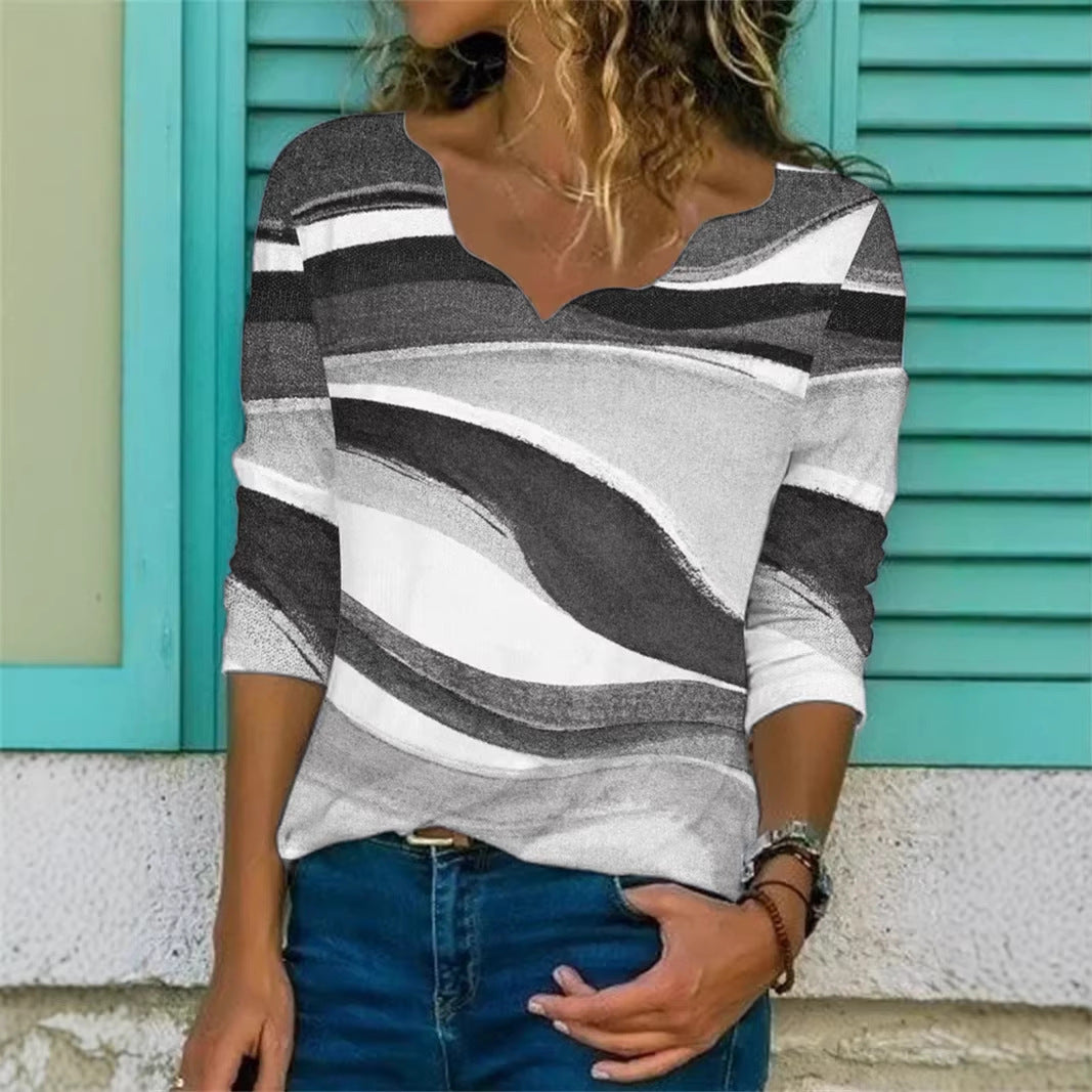 Women V neck shirt with wavy print and three-quarter sleeves Mune Fashion
