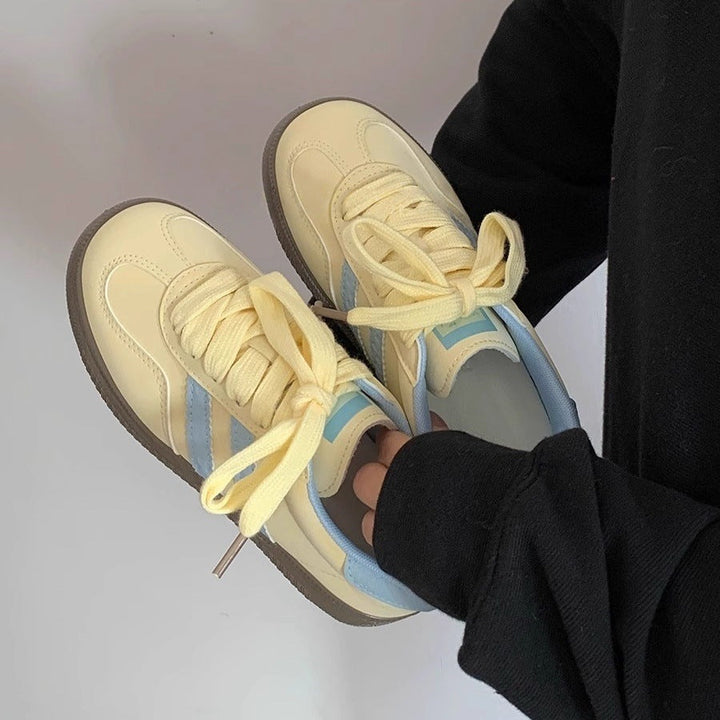 Women's sneakers with soft upper material and trendy color accents Mune Fashion