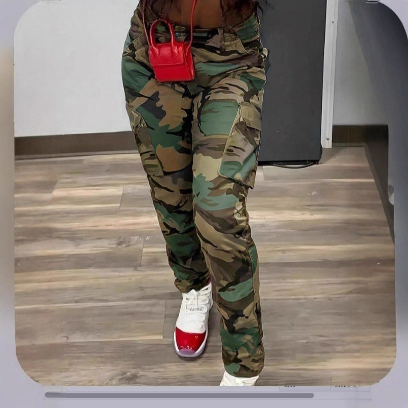 Women's cargo pants in camouflage look with high waist fit and slim leg line Mune Fashion
