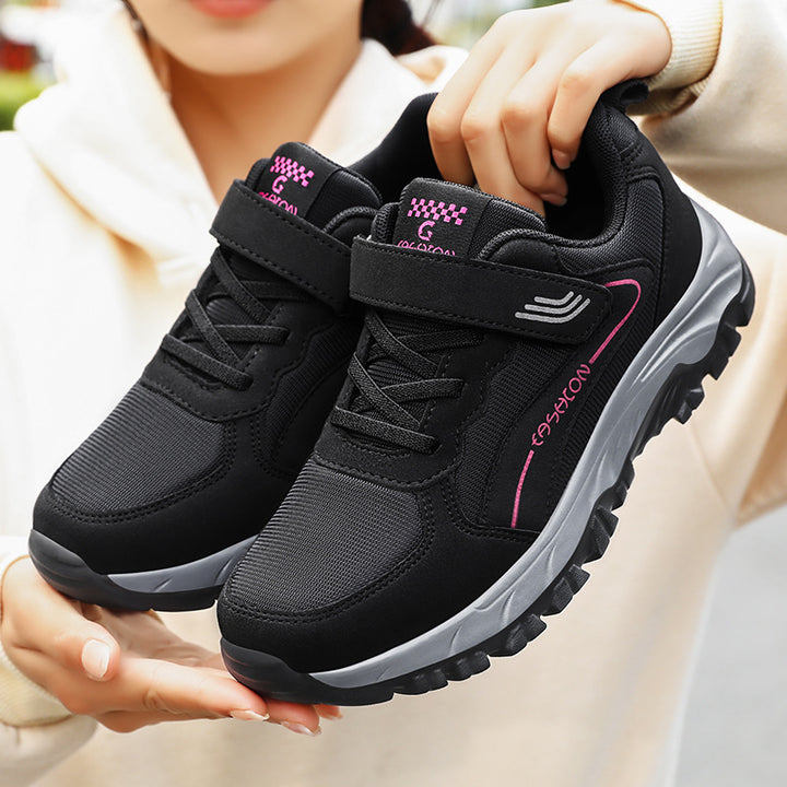 Ladies nan robust Trailwalking sneaker with Velcro closure, padded heel support and shock-absorbing profile sole Mune Fashion