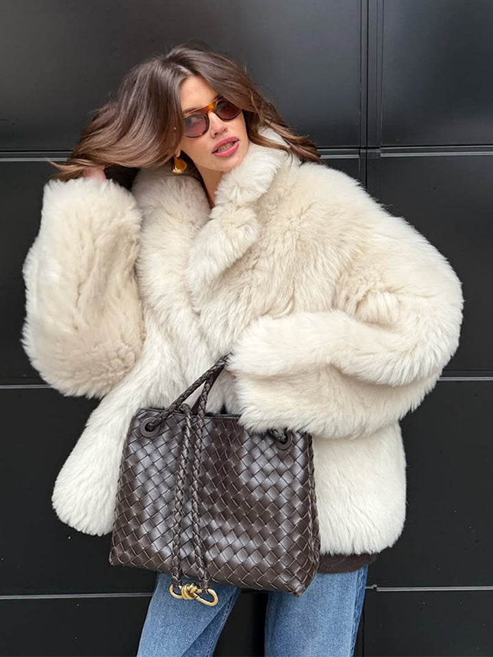 Women's short coat made of voluminous faux fur with a rounded shawl collar and boxy silhouette Mune Fashion