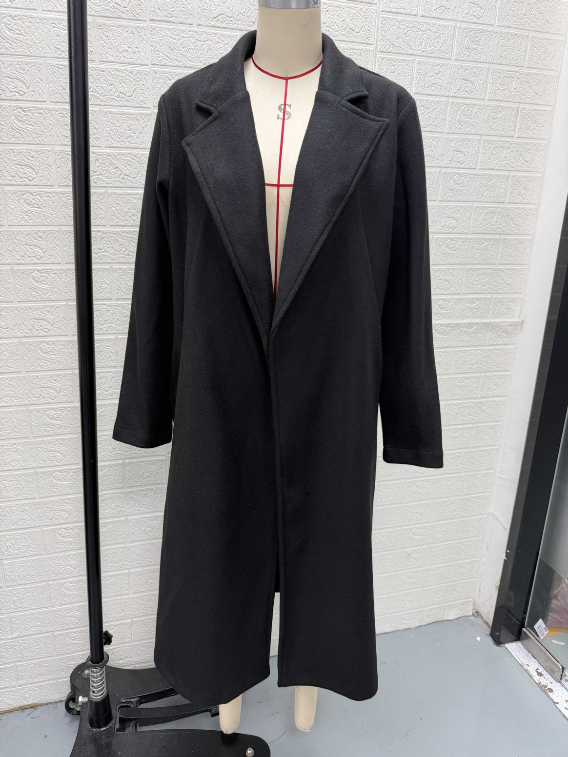 Women Longline Wool Coat with Wide Lapels and Tailored Fit Mune Fashion