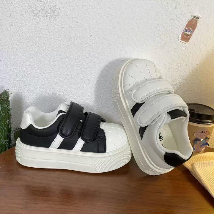 Women's everyday sneakers with practical Velcro closure and sporty design Mune Fashion