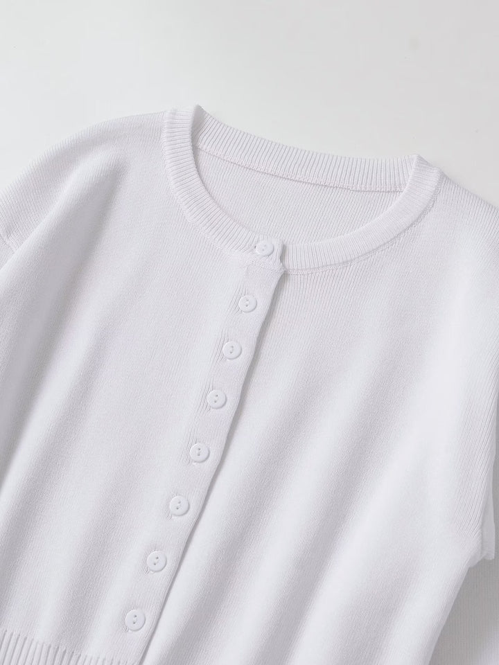 Women's Short Fine Knit Cardigan with Tailored Ribbed Waistband and Continuous Button Placket Mune Fashion
