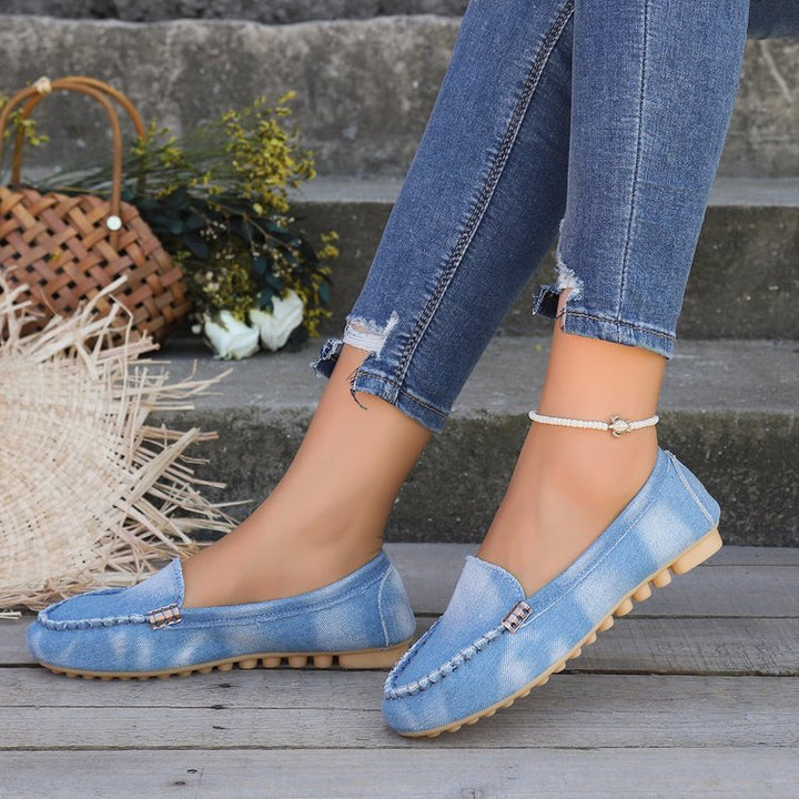 Women's casual denim moccasin slippers with elastic entry and non-slip rubber sole Mune Fashion