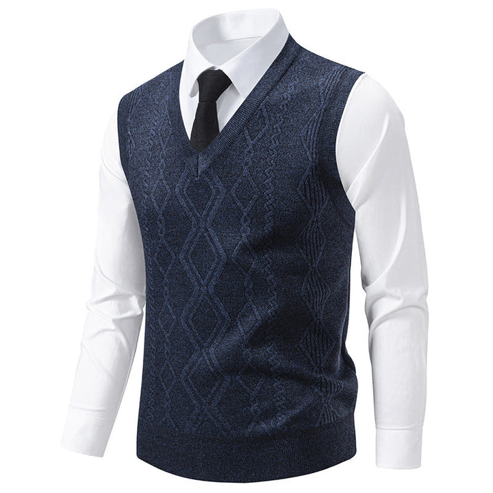 Men's Knitted Pullover with V-Neck and Textured Cable Pattern Mune