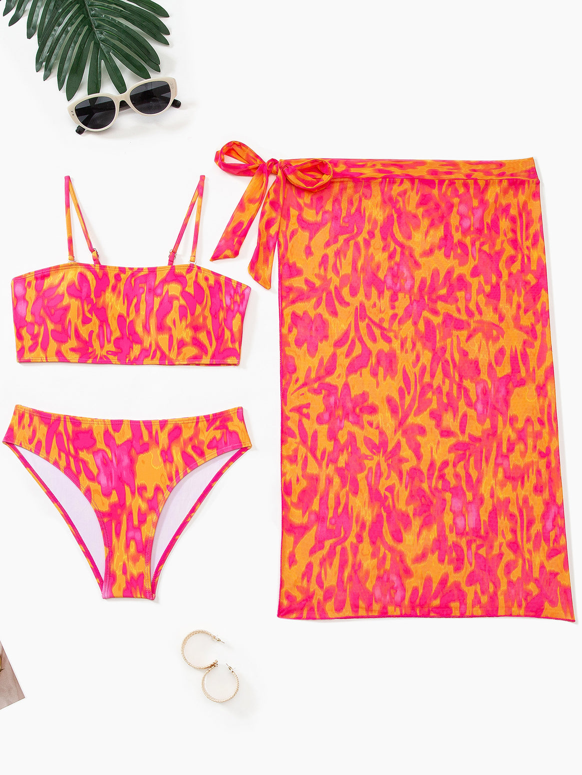 Women's bikini set with fashionable bandeau top and high-cut bottoms Mune Fashion