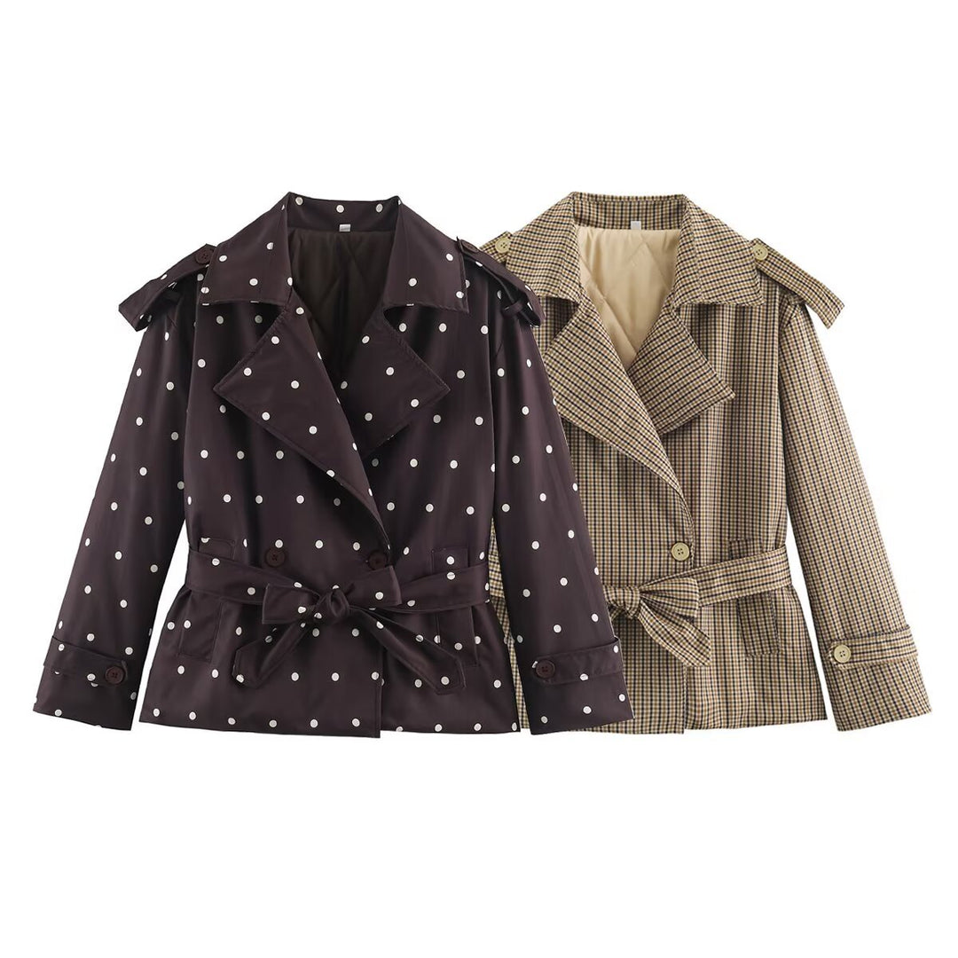 Women's short trench coat in checkered pattern with waist belt, shoulder straps and quilted inner lining Mune Fashion