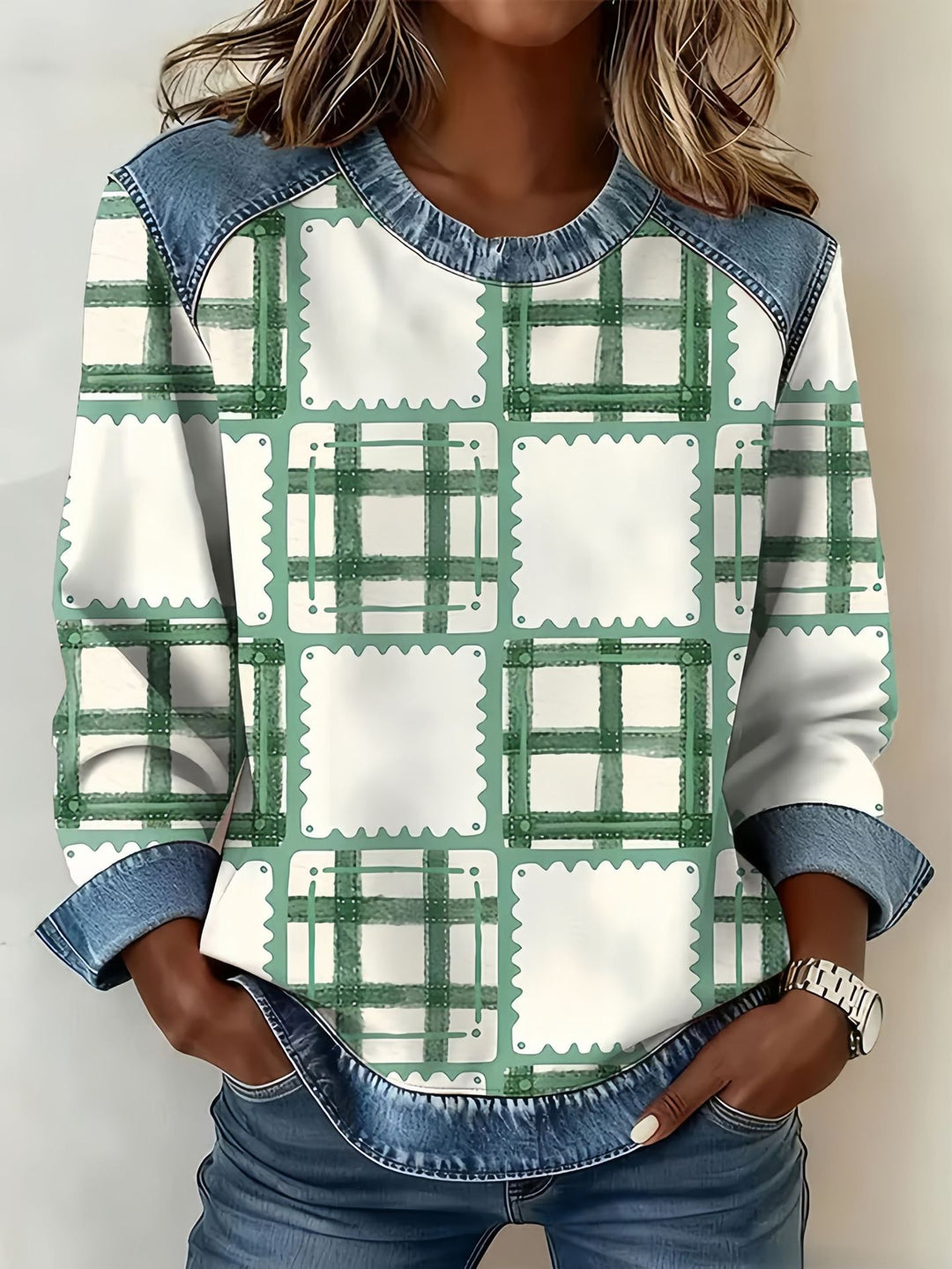 Women's fashionable sweatshirt with check pattern and denim details
