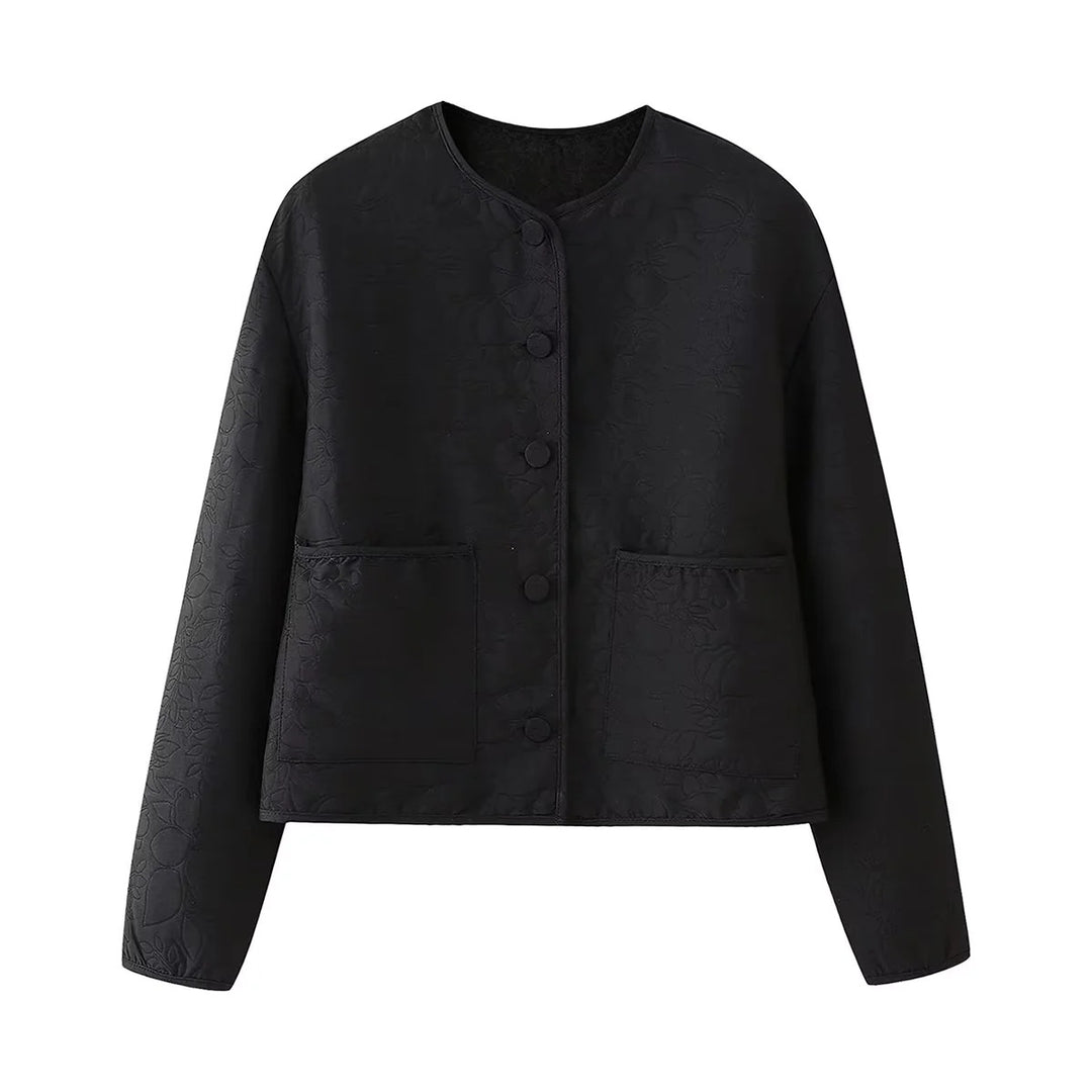 Women’s quilted short jacket with crew neck, concealed snap button placket and patch pockets Mune Fashion