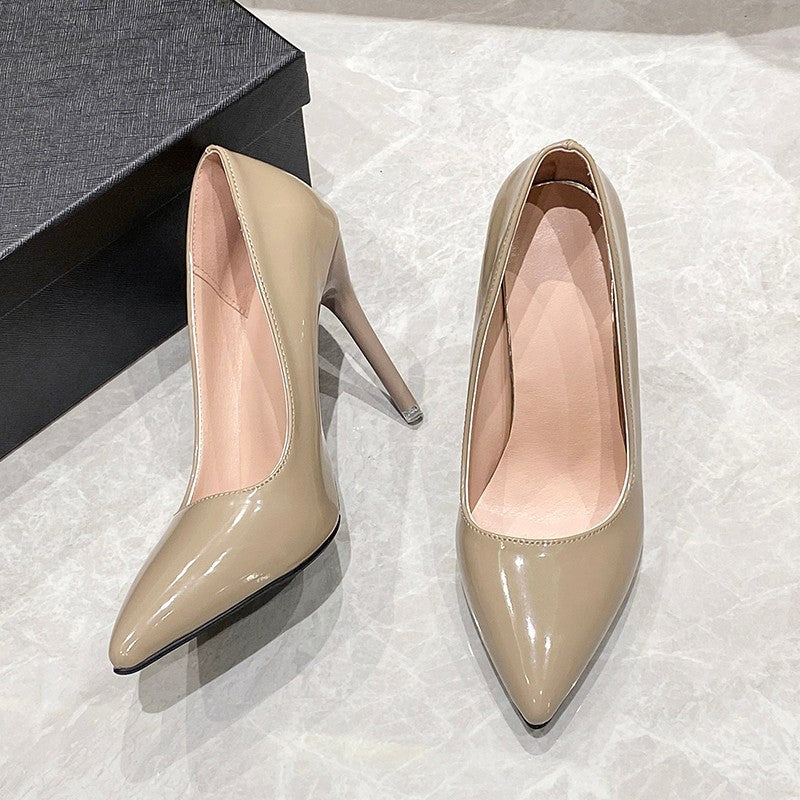 Women's bridal patent leather pumps with pointed toe shape and slim stiletto heel Mune Fashion