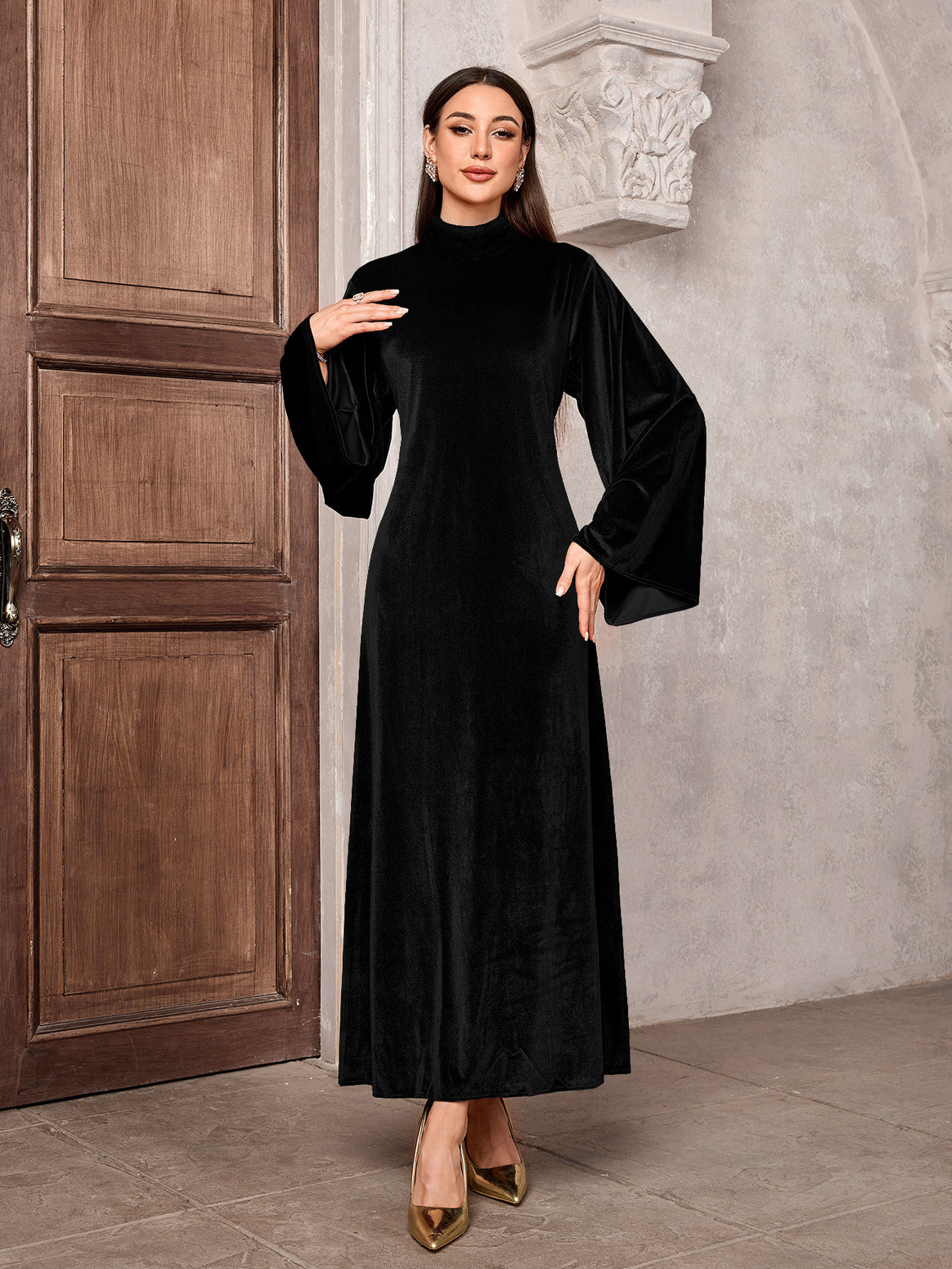 Women's maxi dress made of velvet with stand-up collar and bell sleeves Mune Fashion