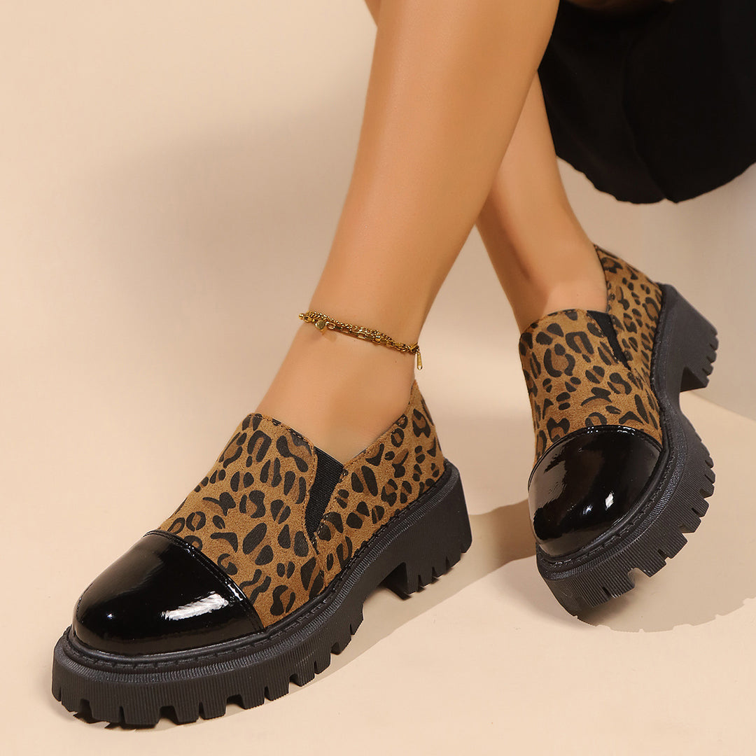 Women's trendy chunky loafer with animal print, patent toe cap and profiled tractor sole Mune Fashion