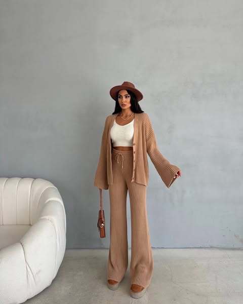 Women's ribbed cardigan with extra-long sleeves and matching high-waisted lounge pants Mune Fashion