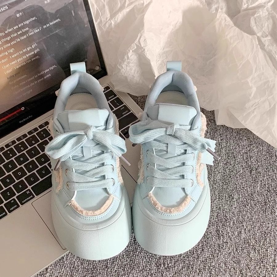 Women's platform sneakers with plush trim, softly padded insole and sculpted sole Mune Fashion