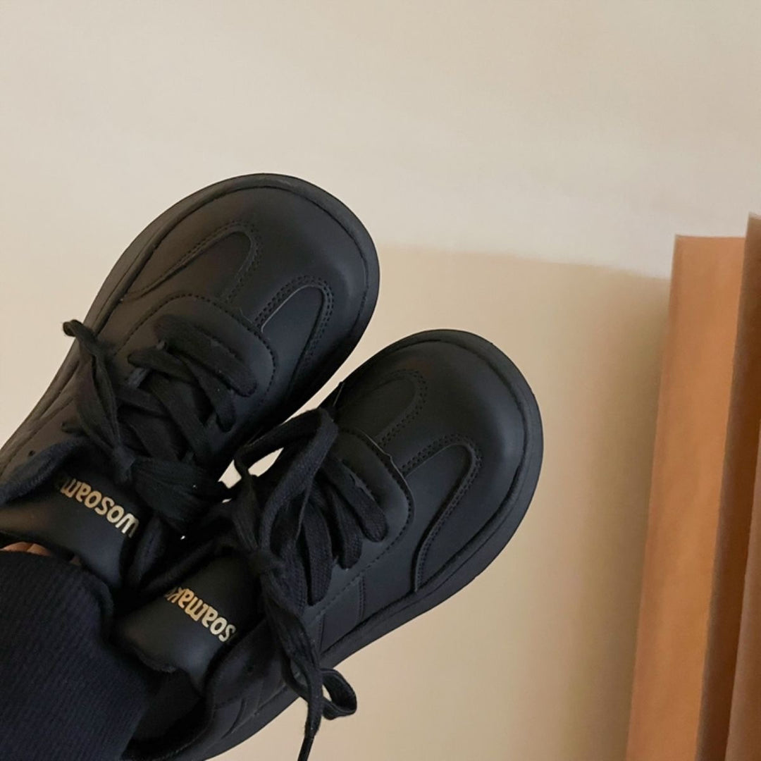 Women's platform sneakers in clean-chunky design with extra high EVA platform sole and padded comfort collar Mune Fashion
