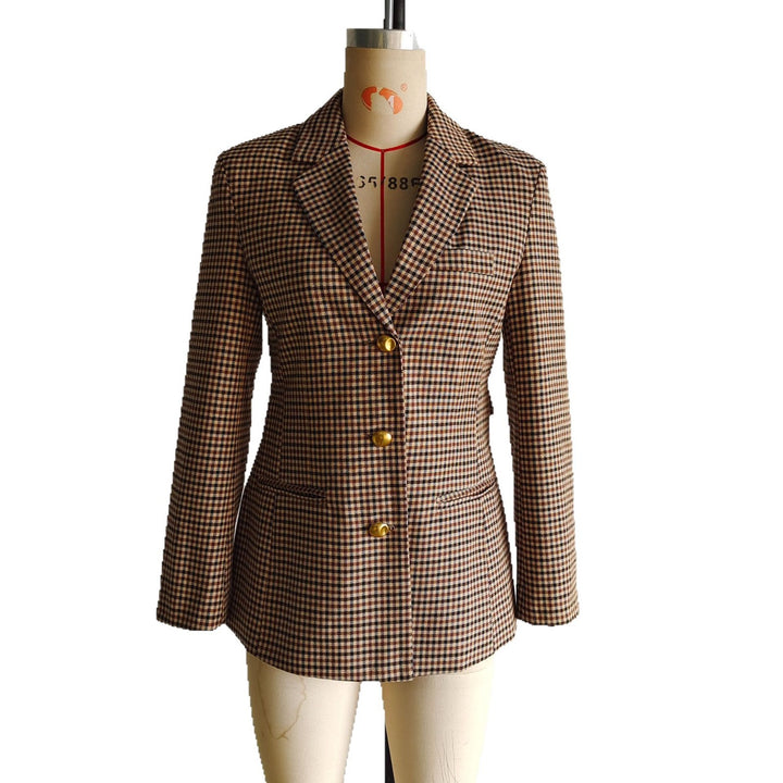 Women's narrow-cut long blazer in houndstooth pattern with gold decorative buttons and welt pockets Mune Fashion
