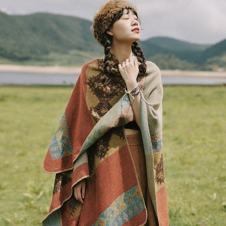 Women's jacquard poncho in blanket style with open front and decorative stitch Mune Fashion